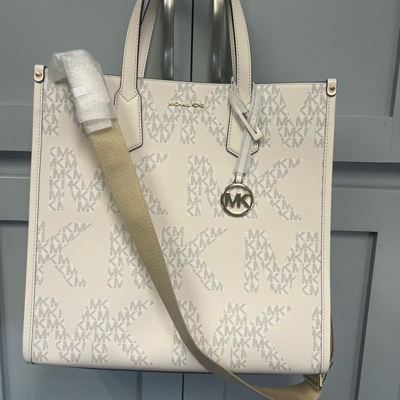 New With Tags Extra Large Michael Kors Tote with Crossbody Adjustable Strap - Picture 4 of 8